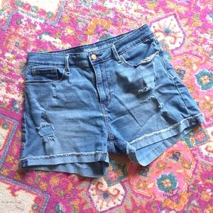 ⚫ 3/$15 - Distressed High-Rise Shorts